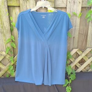 Lane Bryant v-neck short sleeve top size 14/16